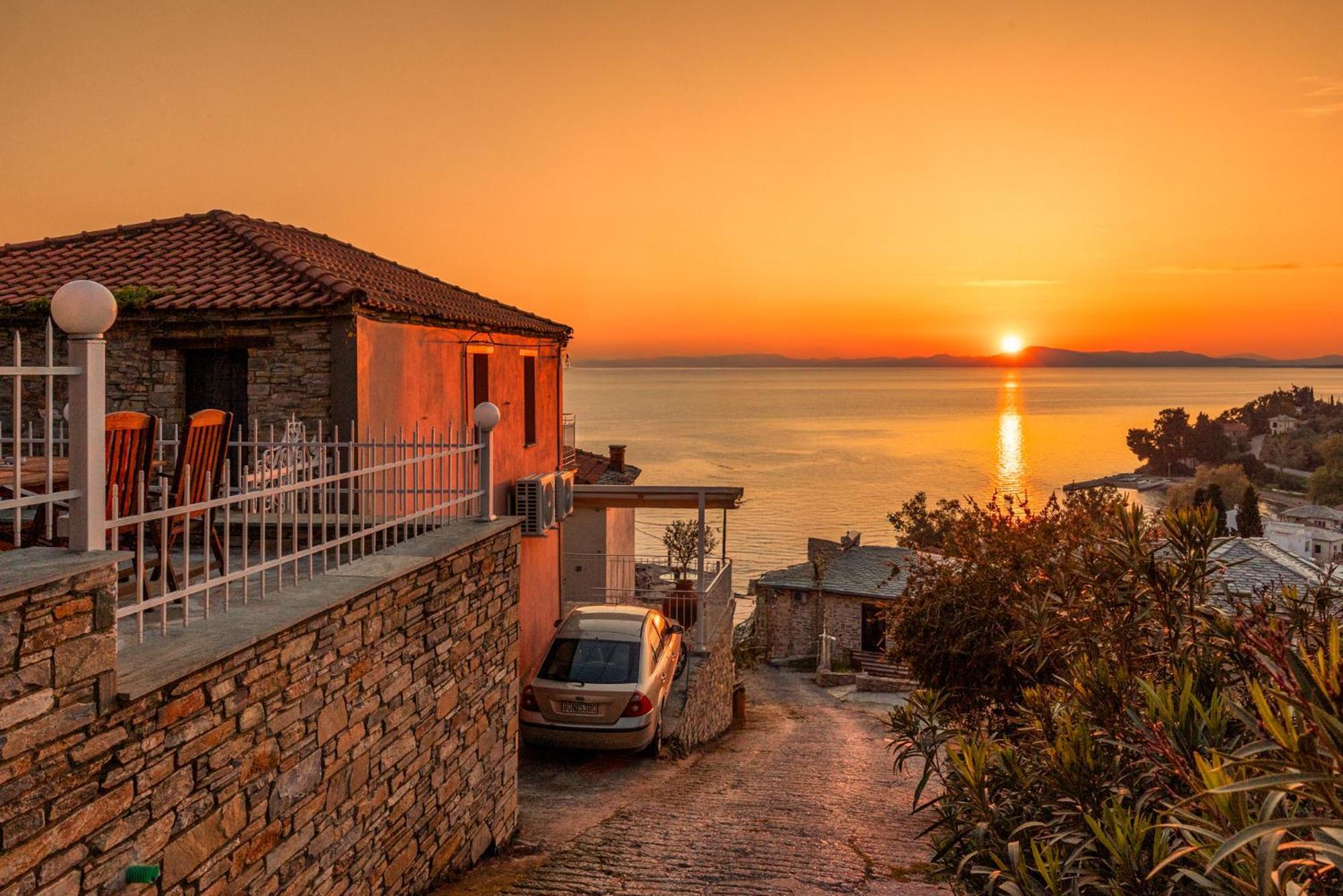 ¨Με Θέα Το Ηλιοβασίλεμα¨ Villa อาฟิสโซส ภายนอก รูปภาพ
